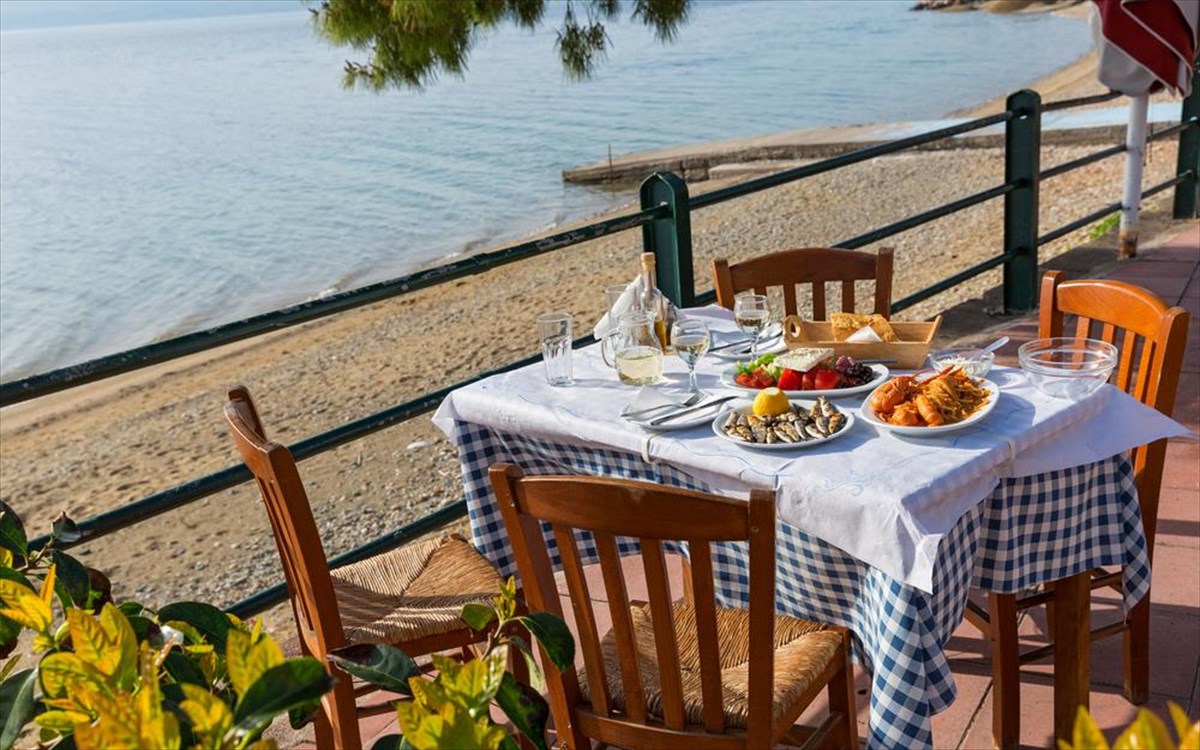 psari-taberna-paralia