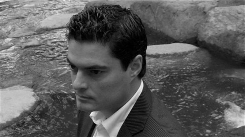 to-kafe-zimmerman-anabionei-sto-megaro-mousikis