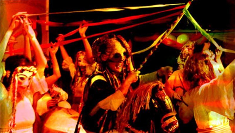 apo-tin-paradosiaki-apokria-se-afrikanikous-ruthmous