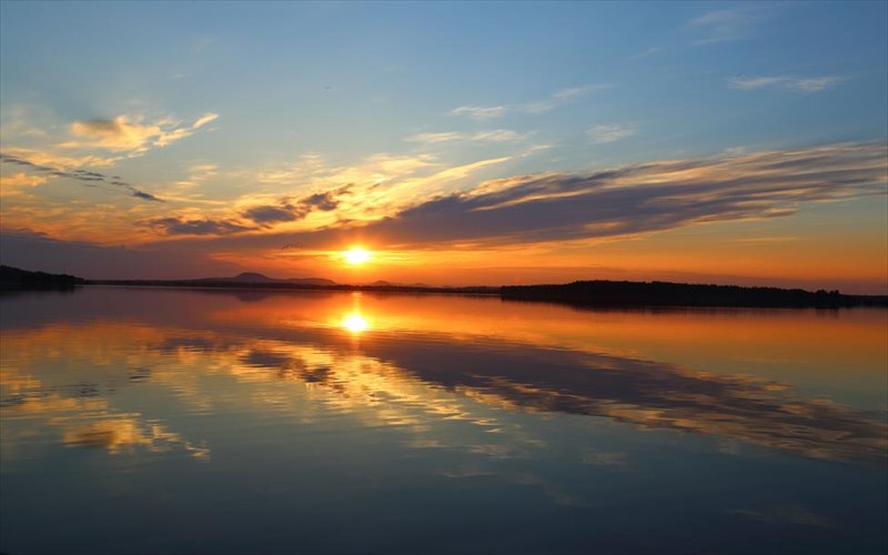 pou-na-zisete-tin-ksexoristi-empeiria-tou-iliou-tou-mesonuxtiou