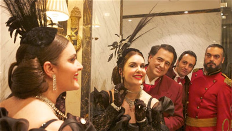 bienneziki-opereta-me-euthumi-xira-stin-els