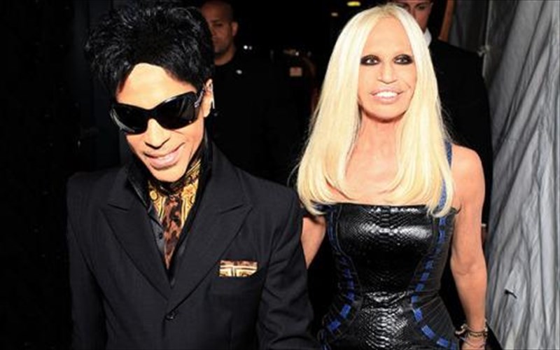 akukloforito-uliko-tou-prince-paizetai-se-epideiksi-modas-sto-milano