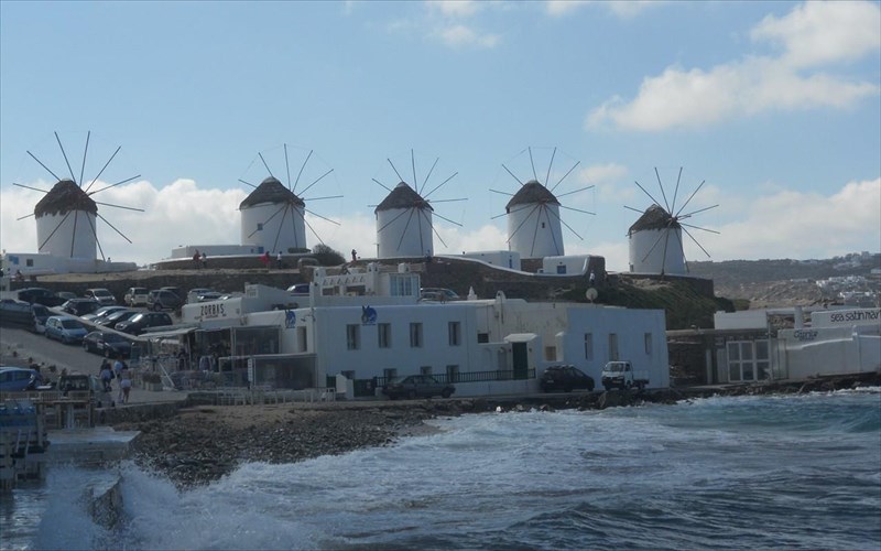 odoiporiko-stin-enallaktiki-pleura-tis-kalokairinis-mukonou