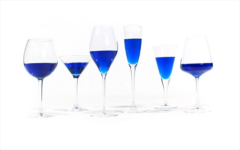 tha-afinate-pote-to-kokkino-kai-to-leuko-krasi-gia-ligo-mple