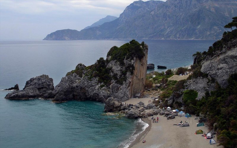 kanoume-bouties-se-pente-paralies-tis-euboias-me-thea-to-aigaio