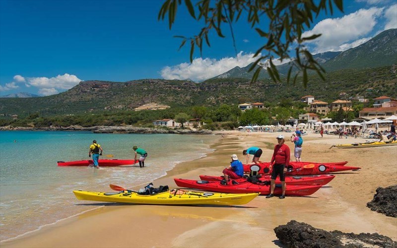 oi-active-sundays-sunexizoun-tis-peripeteies-stin-peloponniso