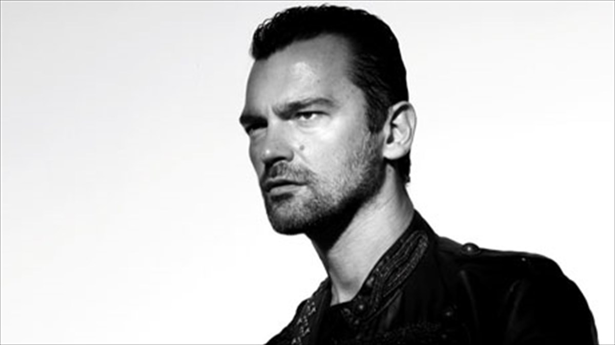 o-konstantinos-kazakos-allazei-rolo