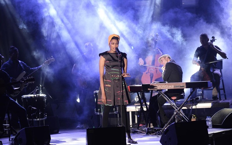 eidame-tin-imany-sto-akrotiri-photos