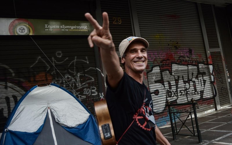 manu-chao-apo-tin-plateia-barnaba-sto-ypourgeio-ergasias