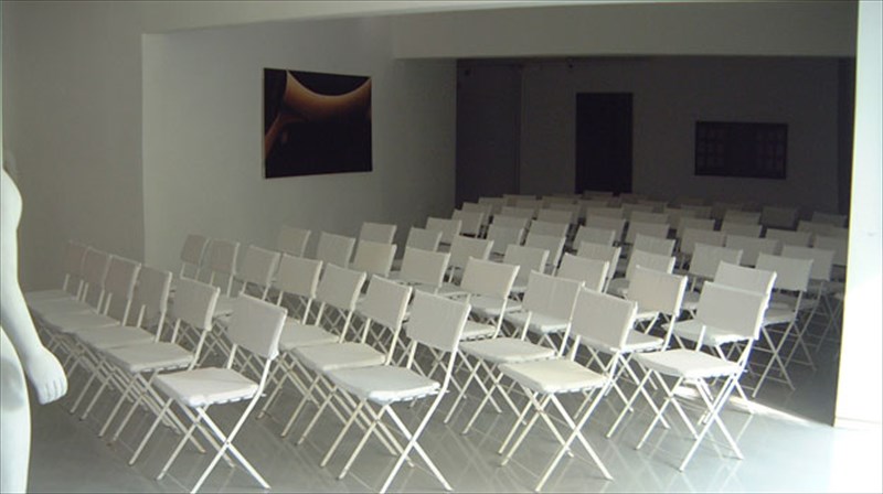 enas-neos-xoros-texnis-sto-kentro-tis-athinas