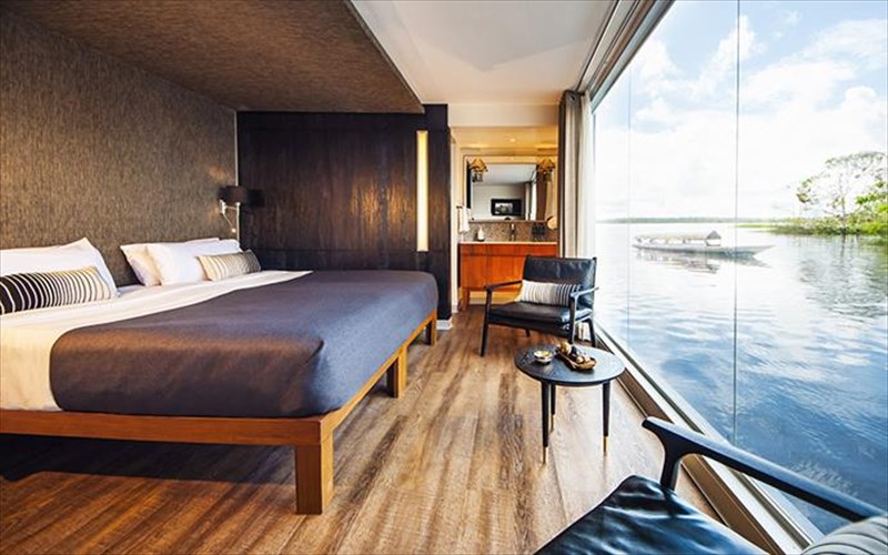 5-idiaitera-ksenodoxeia-pou-epipleoun-sto-nero-idiaitera-ksenodoxeia-pou-epipleoun-sto-nero