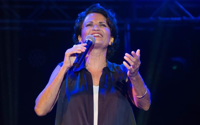 i-a-protopsalti-tragoudise-sto-arxaio-theatro-tis-karthaias