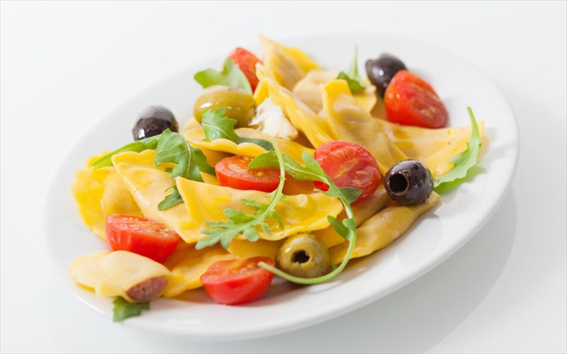 treis-idees-gia-eukoles-kai-nostimes-kalokairines-salates