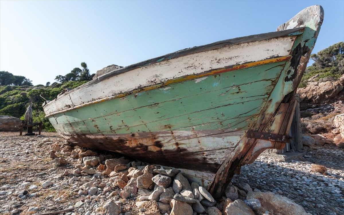 barka-thalassa-paralia-kalokairi-ikaria