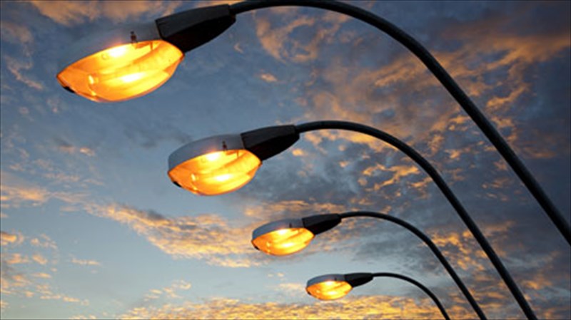 poso-palios-einai-o-texnitos-fotismos-texnitos-fotismos