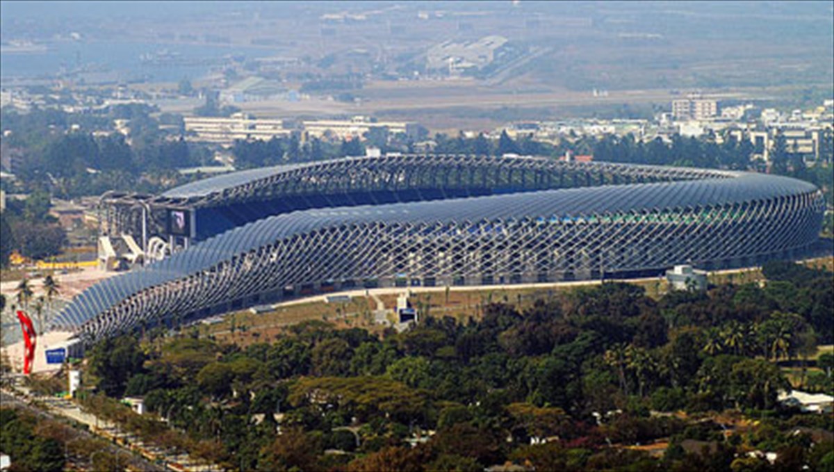 ta-10-pio-asunithista-gipeda-podosfairou-ston-kosmo