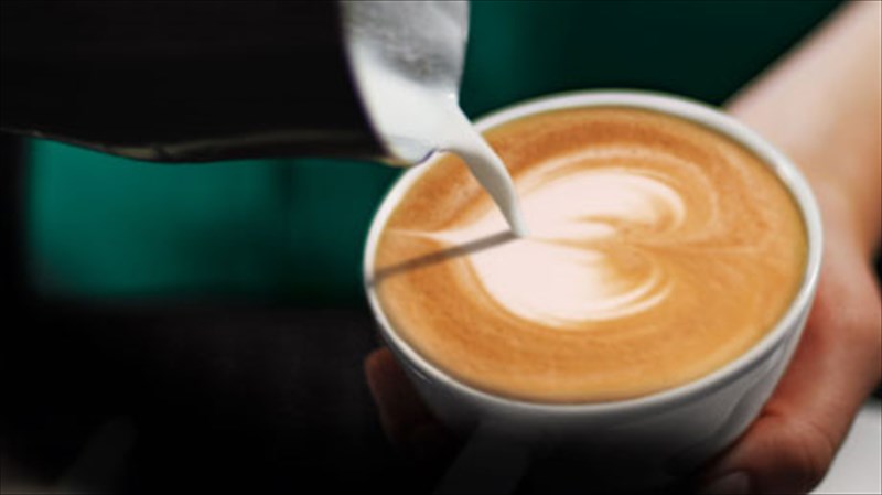 dorean-empeiria-kafe-sta-starbucks