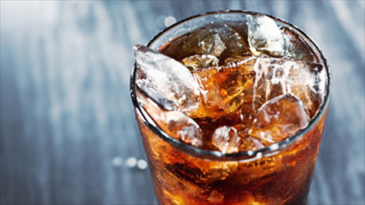 allazei-geusi-i-coca-cola-coca-cola