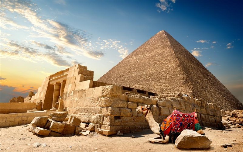 ta-skoteina-mustika-pou-kruboun-dimofili-touristika-aksiotheata