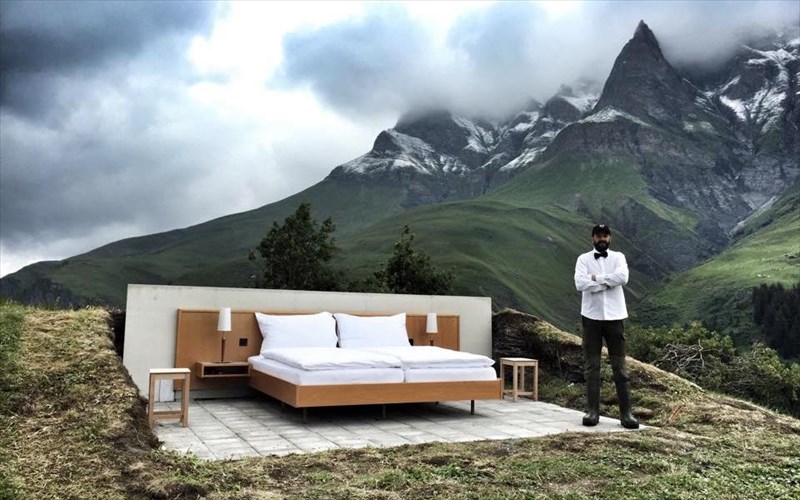 auto-to-domatio-stis-alpeis-den-exei-toixous