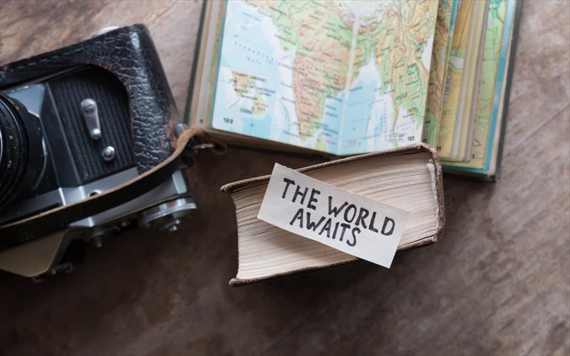 o-epi-10-xronia-taksidiotis-apokaluptei-to-apoluto-mustiko-gia-low-budget-diakopes