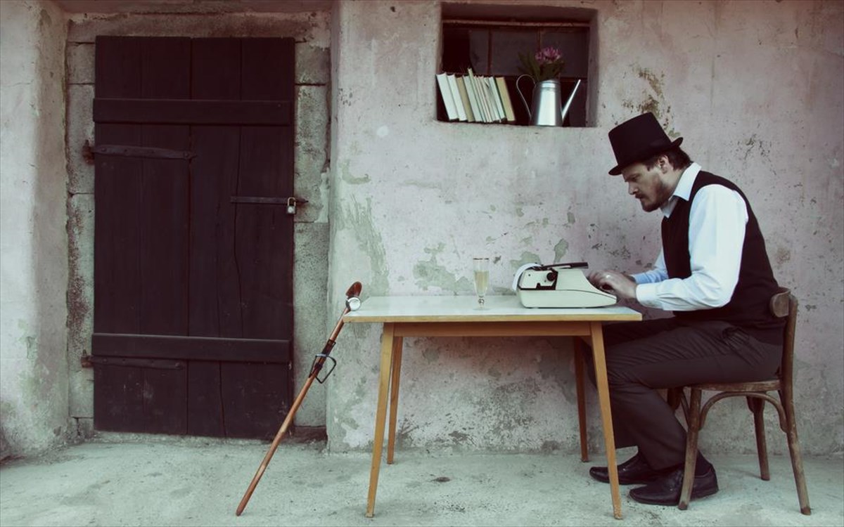 suggrafeas-biblio-logotexnikos-peripatos-spiti-tis-kuprou