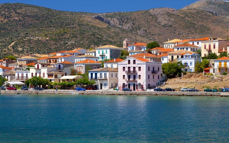 fthinoporina-weekends-me-kalokairino-aroma-se-tessera-kontina-meri