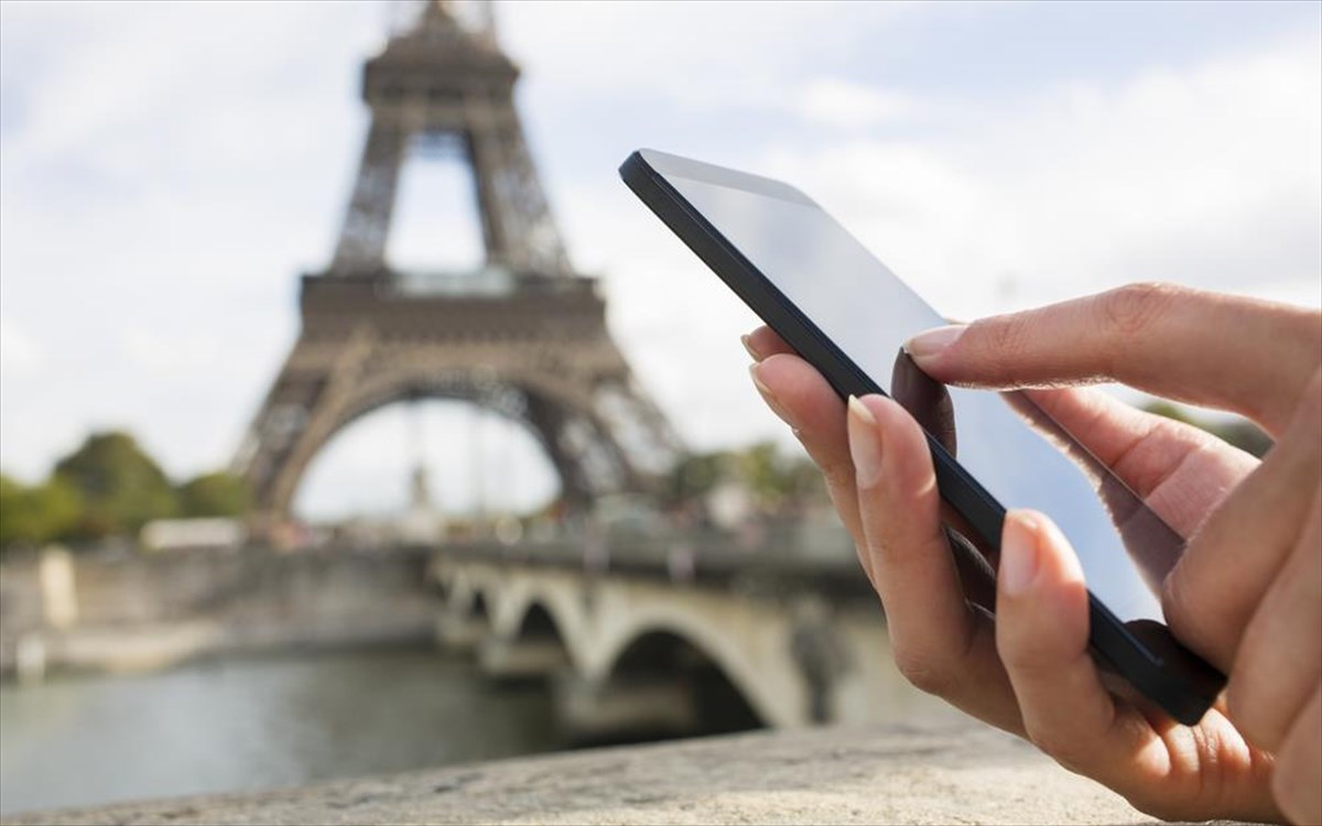 kinito-taksidi-parisi-smartphone-efarmogi