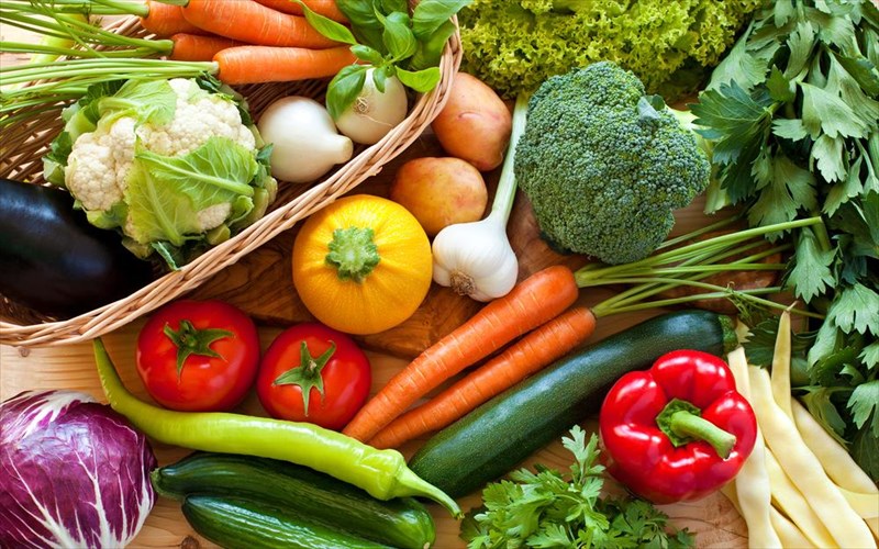 ta-5-xromata-tis-diatrofis-tou-fthinoporou-kai-ti-simainoun-xromata-tis-diatrofis-tou-fthinoporou-kai-ti-simainoun