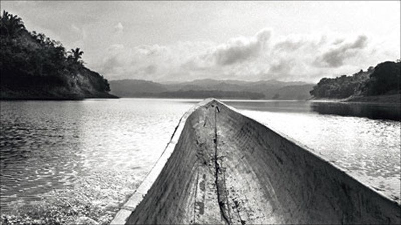 ena-bazaar-ksanazontaneuei-ti-laiki-diastasi-tis-fotografias