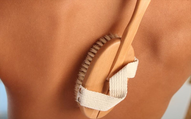 bourtsisma-se-stegni-epidermida-pollapla-ofeli-se-mia-kinisi