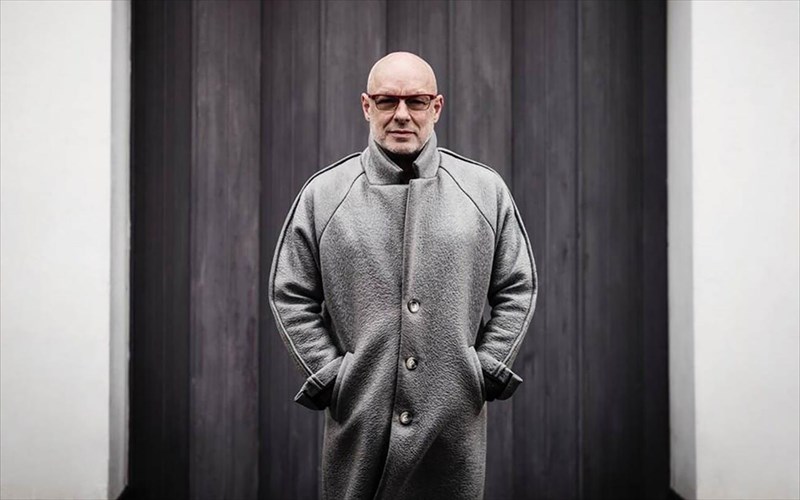 to-ploio-tou-mpraian-ino-salparei-gia-ti-stegi