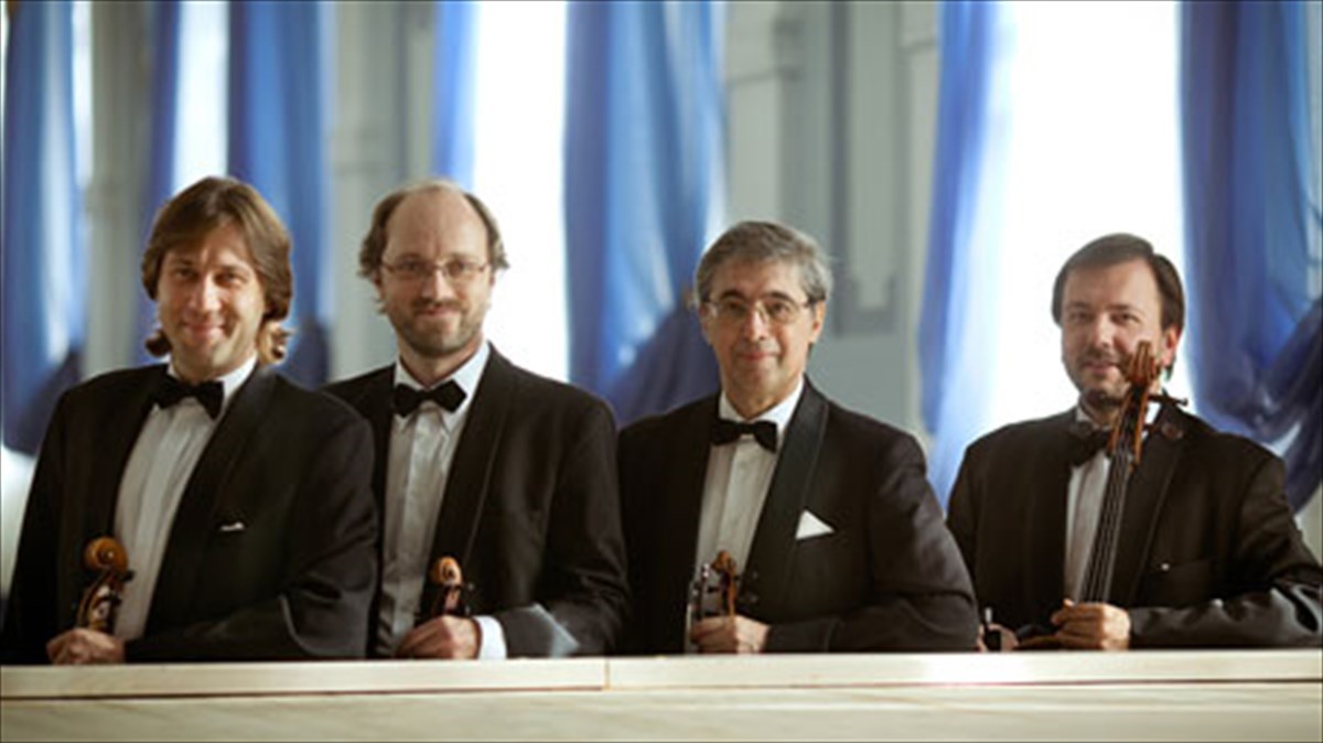 mia-bradia-mousikis-domatiou-me-idanikous-ermineutes