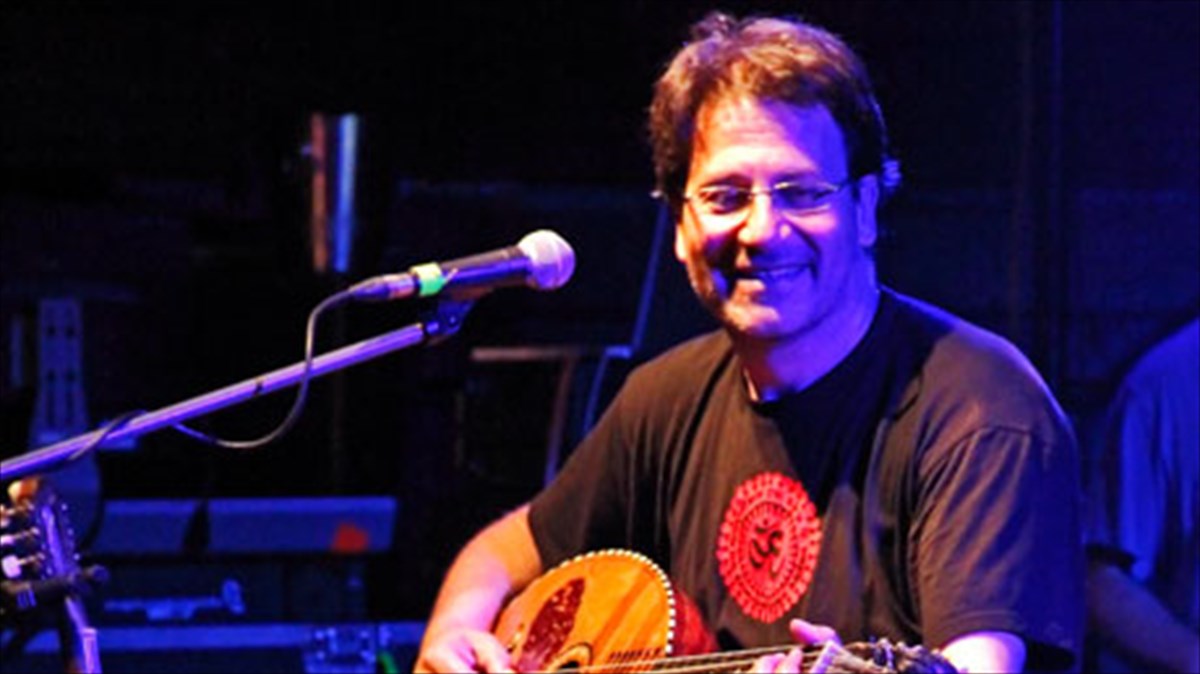 o-thanasis-papakonstantinou-apo-tin-andromeda-sto-passport