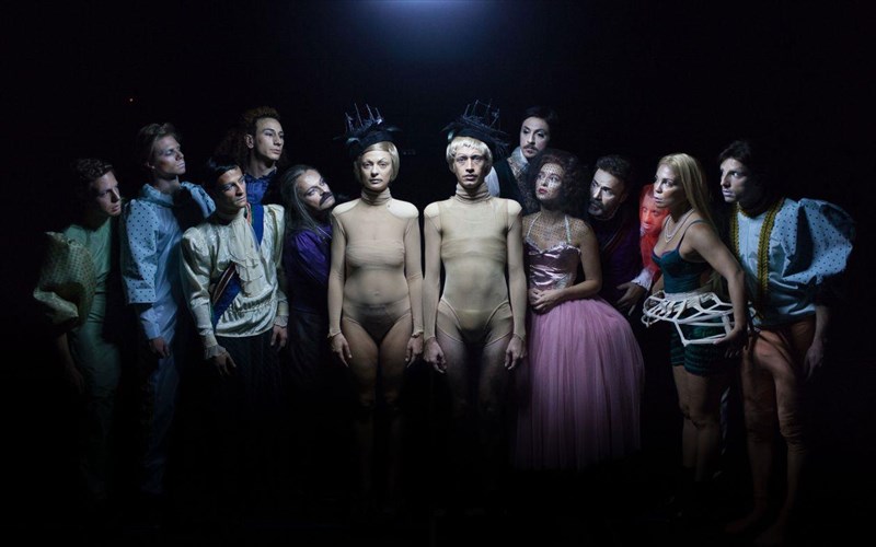 liges-meres-emeinan-gia-ti-dodekati-nuxta-sto-ethniko-photos