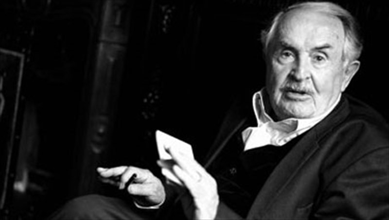 apebiose-o-italos-senariografos-tonino-gkouera-italos-senariografos-tonino-gkouera