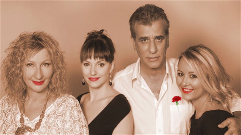 o-giorgos-ninios-se-laika-monopatia