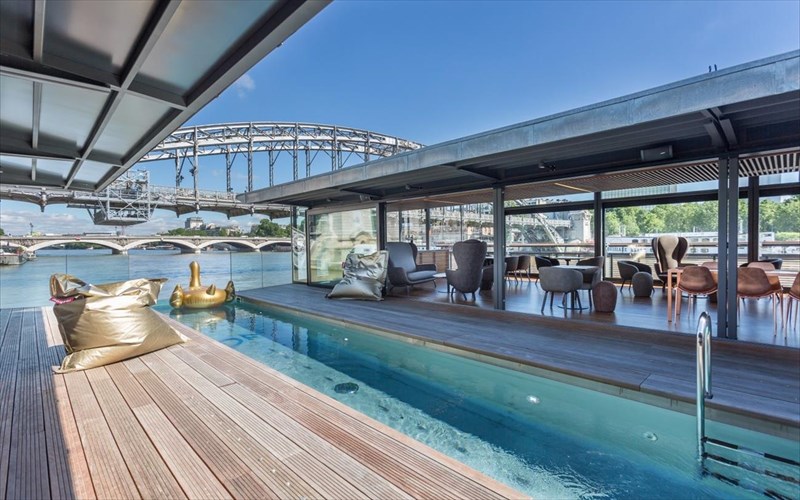 ston-sikouana-epipleei-ena-ksenodoxeio