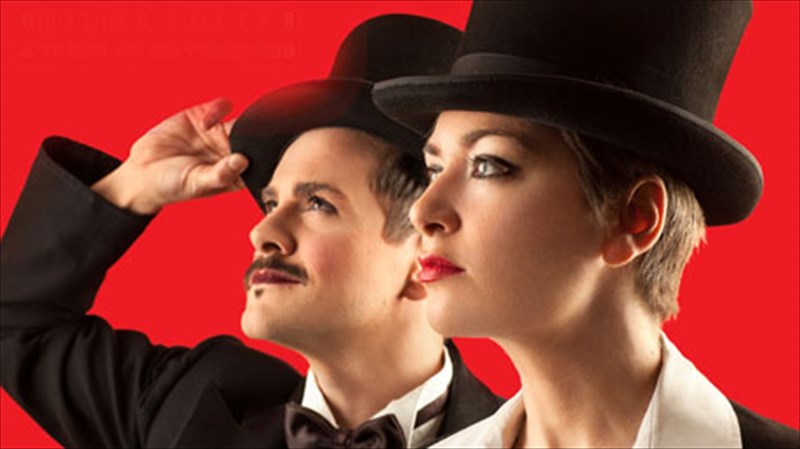 apo-to-berolino-kai-to-parisi-sti-suggrou