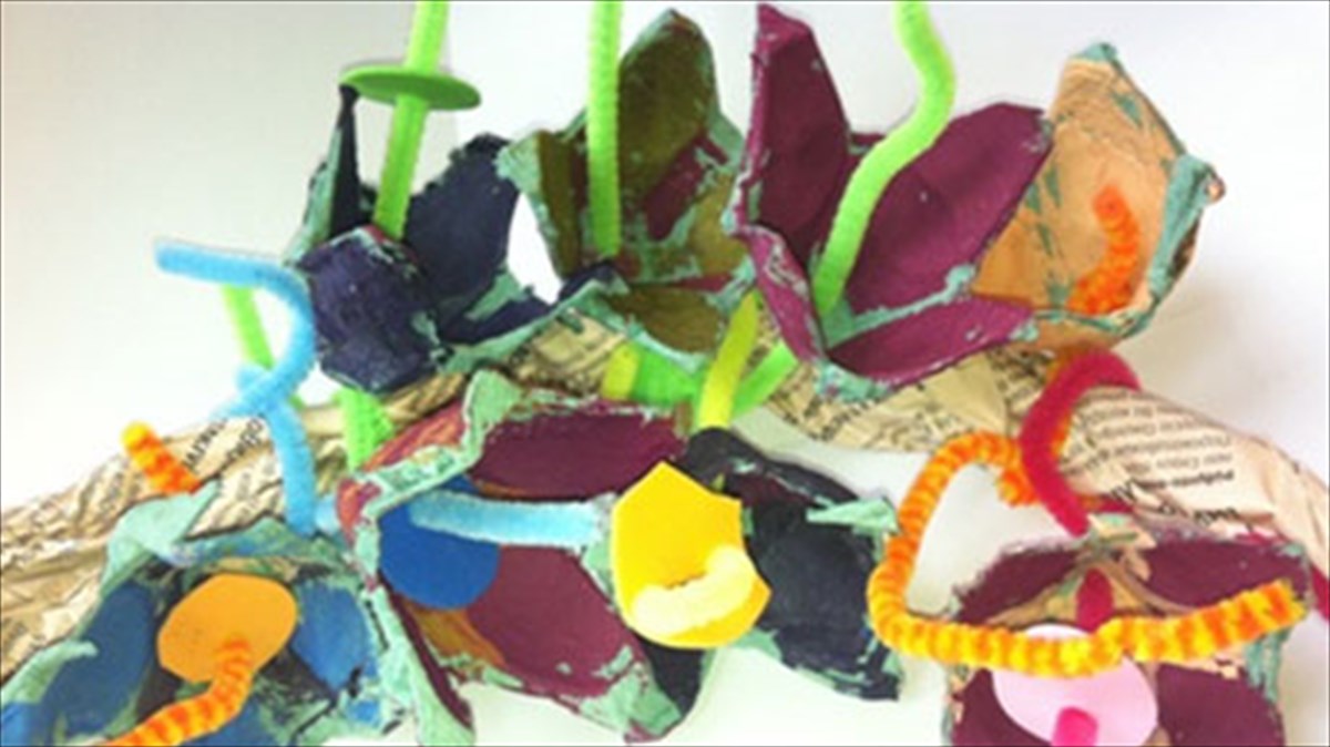 kataskeuaste-ta-pasxalina-sas-dora-me-anakuklomena-ulika