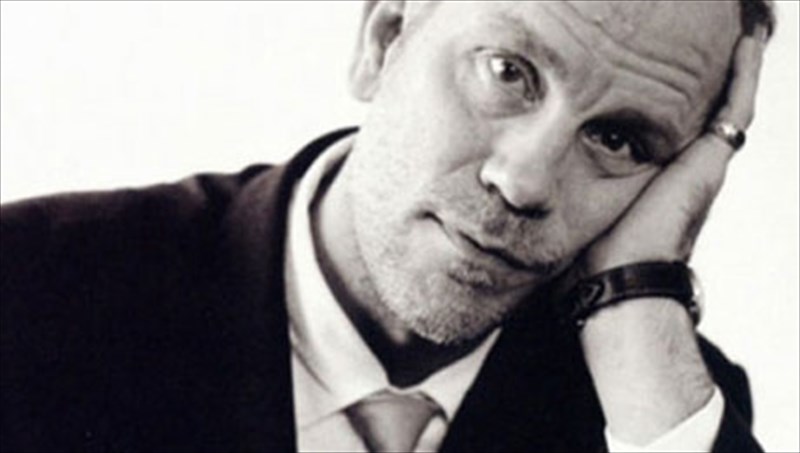 i-pagkosmia-imera-theatrou-stelnei-minuma