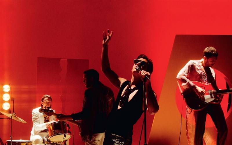 neos-diskos-apo-tous-last-shadow-puppets-ton-dekembrio