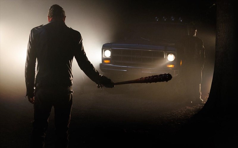 ola-osa-eidame-stin-aimatobammeni-premiera-tis-ebdomis-sezon-tou-the-walking-dead