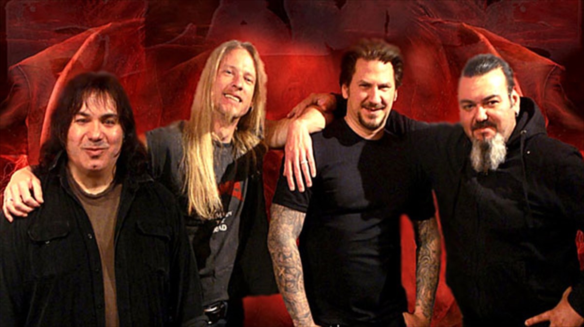 duo-metallikes-bradies-me-tous-flames