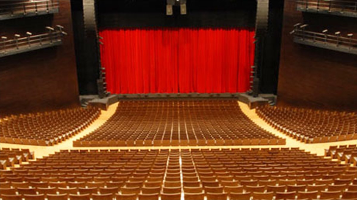 serenates-kai-kantades-apo-ta-eptanisa-sto-badminton