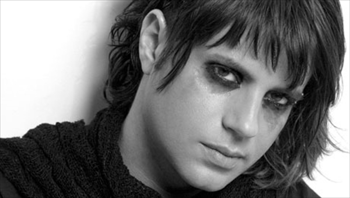 i-zoi-einai-mia-bolta-ston-stauro-tou-notou