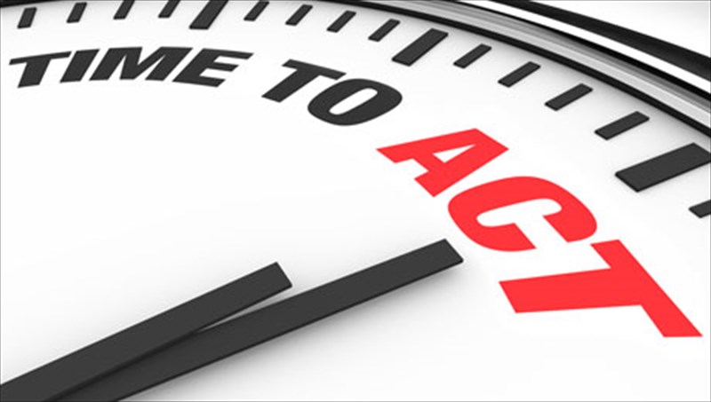 enas-proin-diplomatis-grafei-gia-mia-epanastasi-xoris-igetes