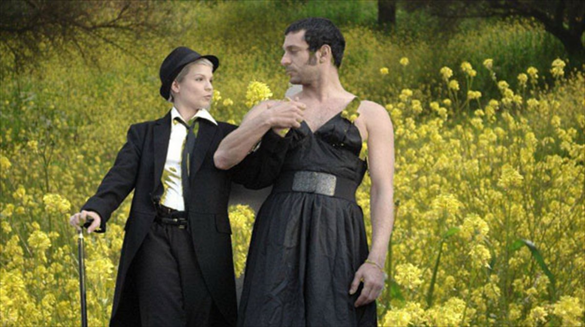 ferderstern-mia-mustiria-parastasi-sto-ghost-house