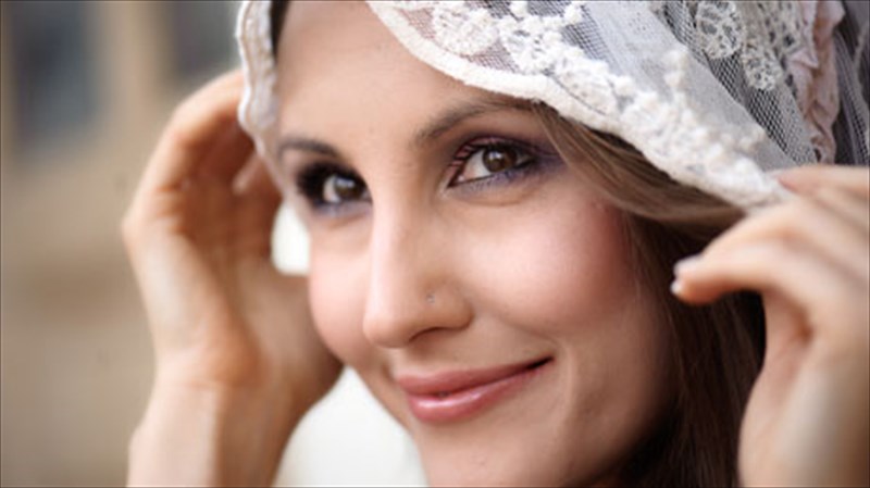 fide-koksal-se-kathe-krisi-bgainoun-kai-eukairies-gia-osous-exoun-pisti