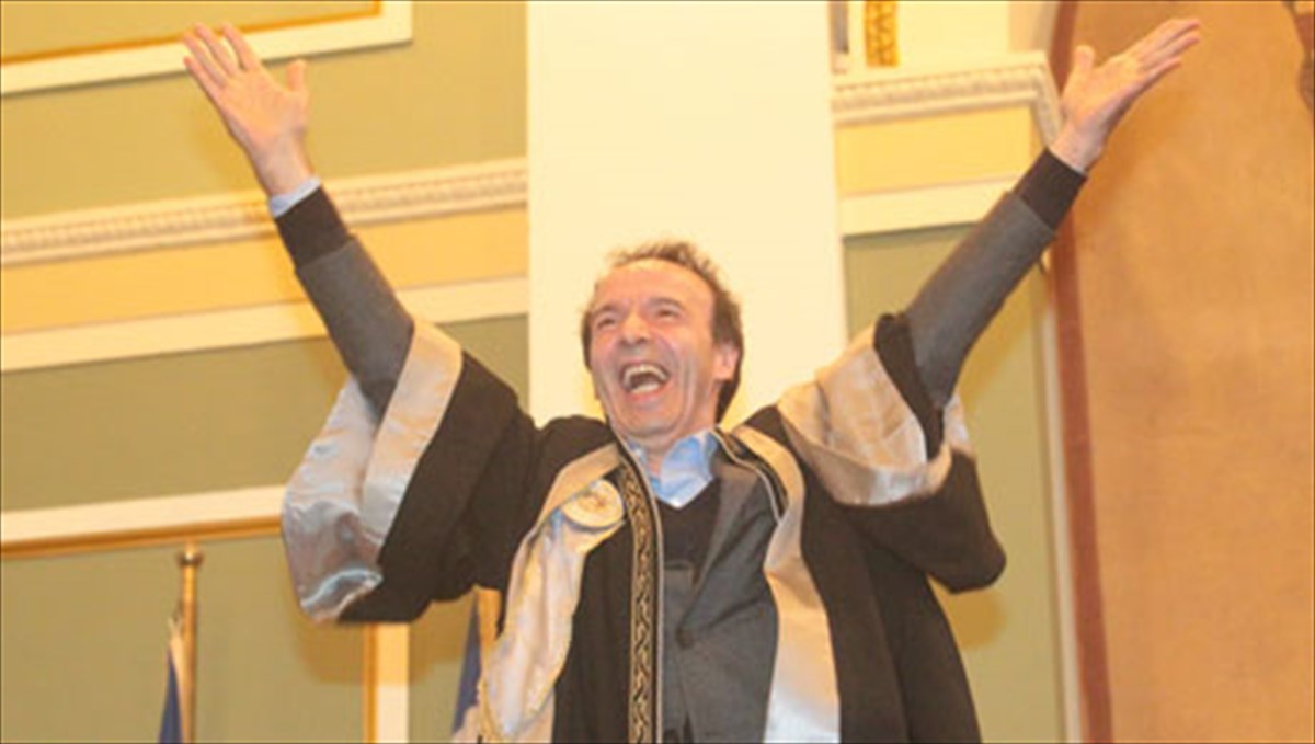 mpenini-olos-o-kosmos-i-europi-xrostane-stin-ellada-europi-xrostane-stin-ellada